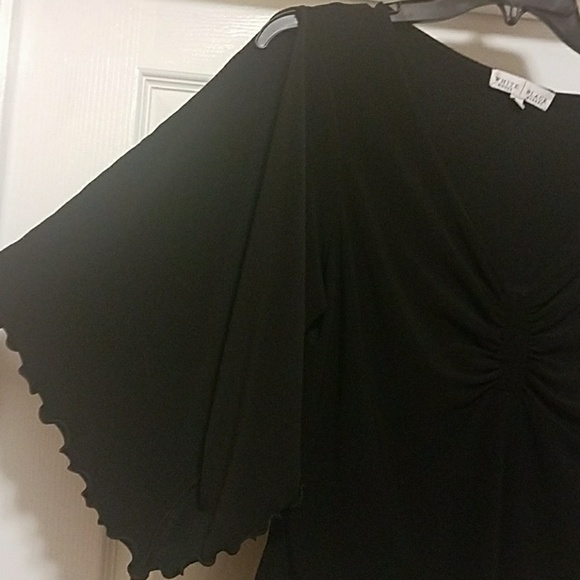 Black top - Picture 3 of 3